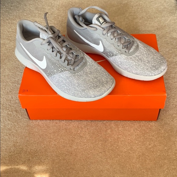 Nike Shoes - Nike sneakers